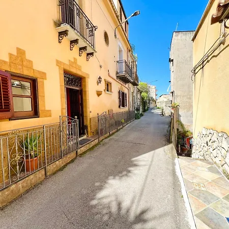 Nonna Sasa Torretta (Sicily)